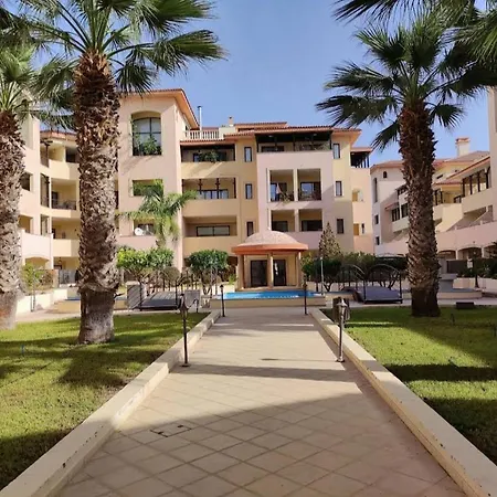 Queens Gardens 아파트 *