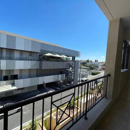 Queens Gardens 파포스