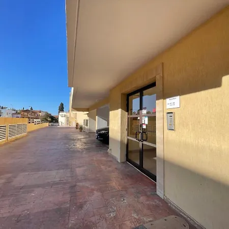 Queens Gardens 아파트 *