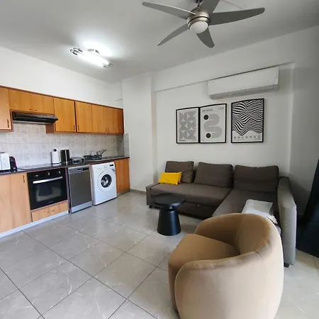 Queens Gardens Apartment